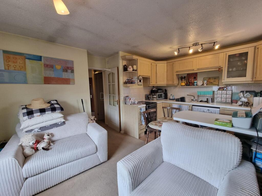Lounge/Kitchen