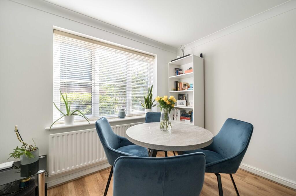 1312058-3-686647b...