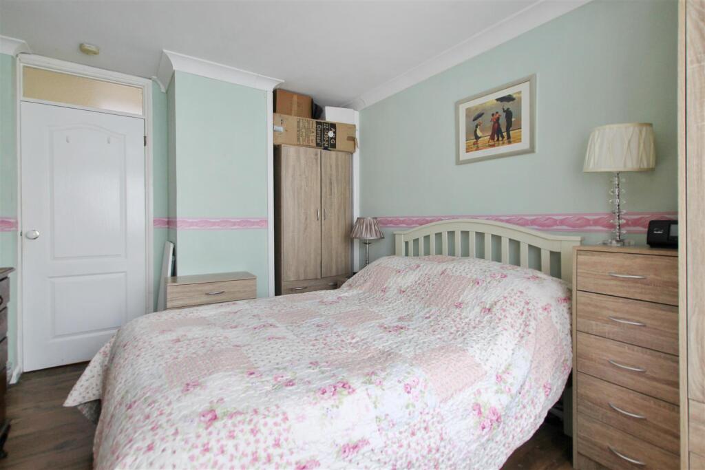 9017363-102845-133845375992777699-d02df620-838e-fd