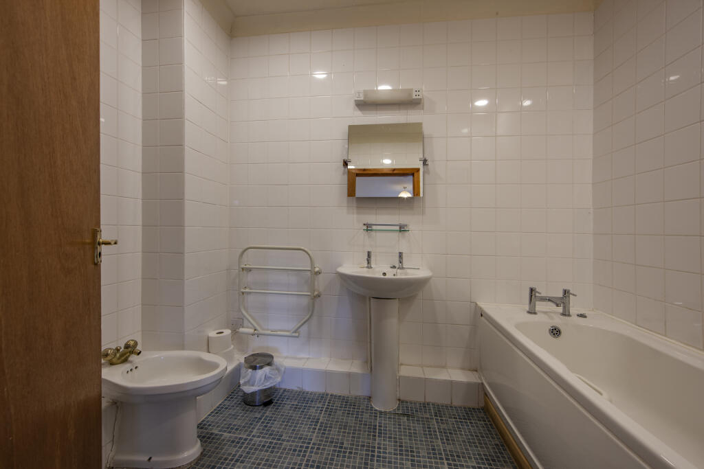 1Z6E0694 Culzean bathroom