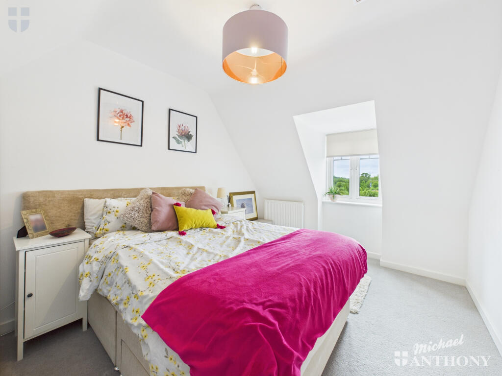 CAM03852G0-PR0306-STILL001