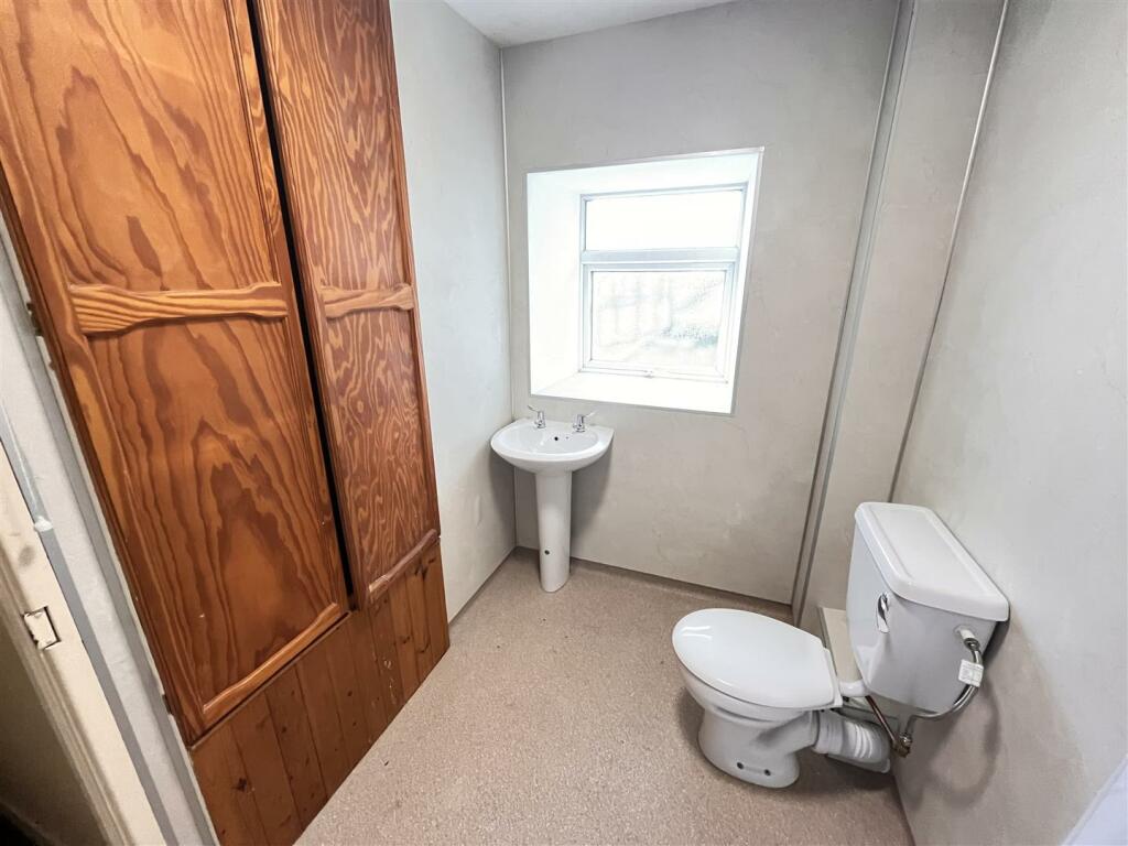 WET ROOM/SHOWER ROOM