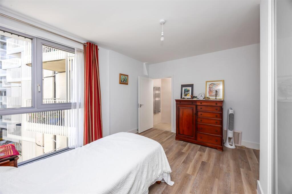 Bayside Apartments, Flat 90-005.jpg