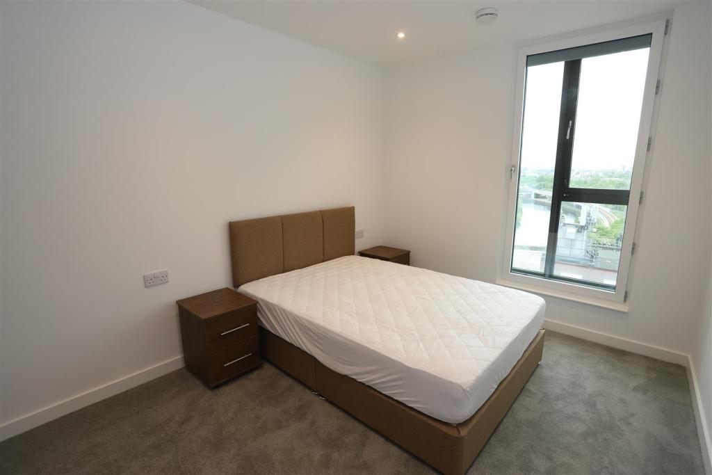 Bedroom 1.JPG