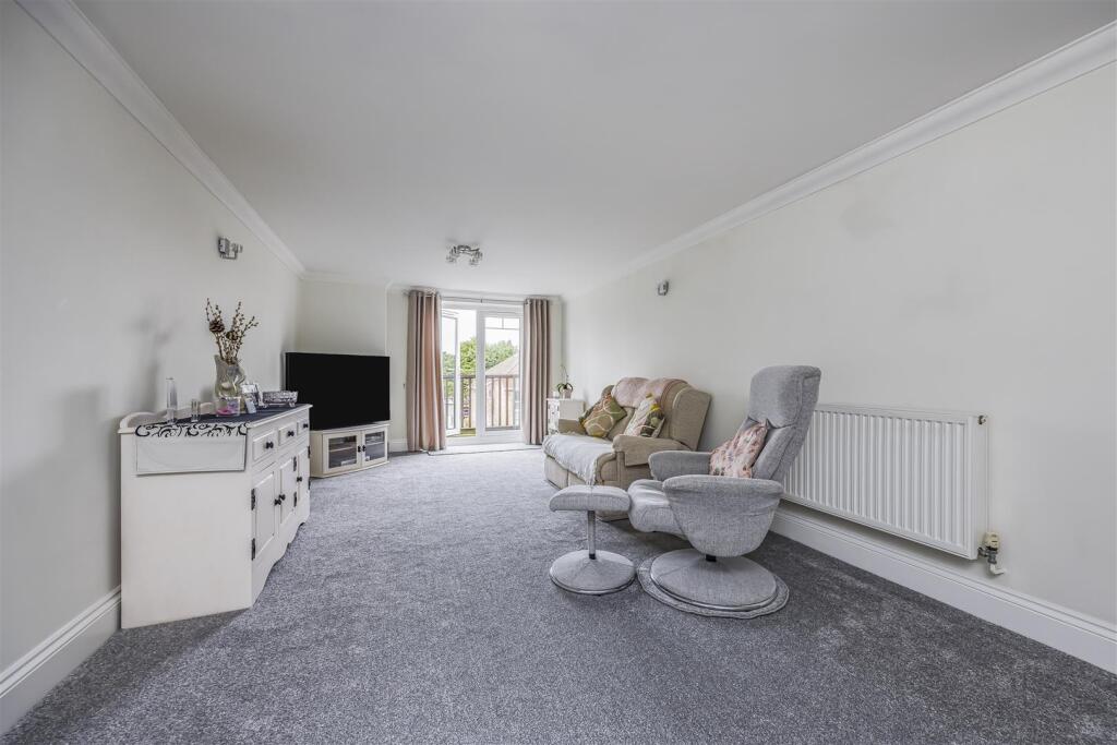 7 Branksome Chase, 82 Penn Hill Avenue, Poole-Port