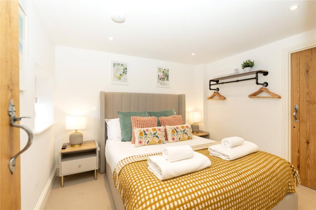 Main House Bed 2