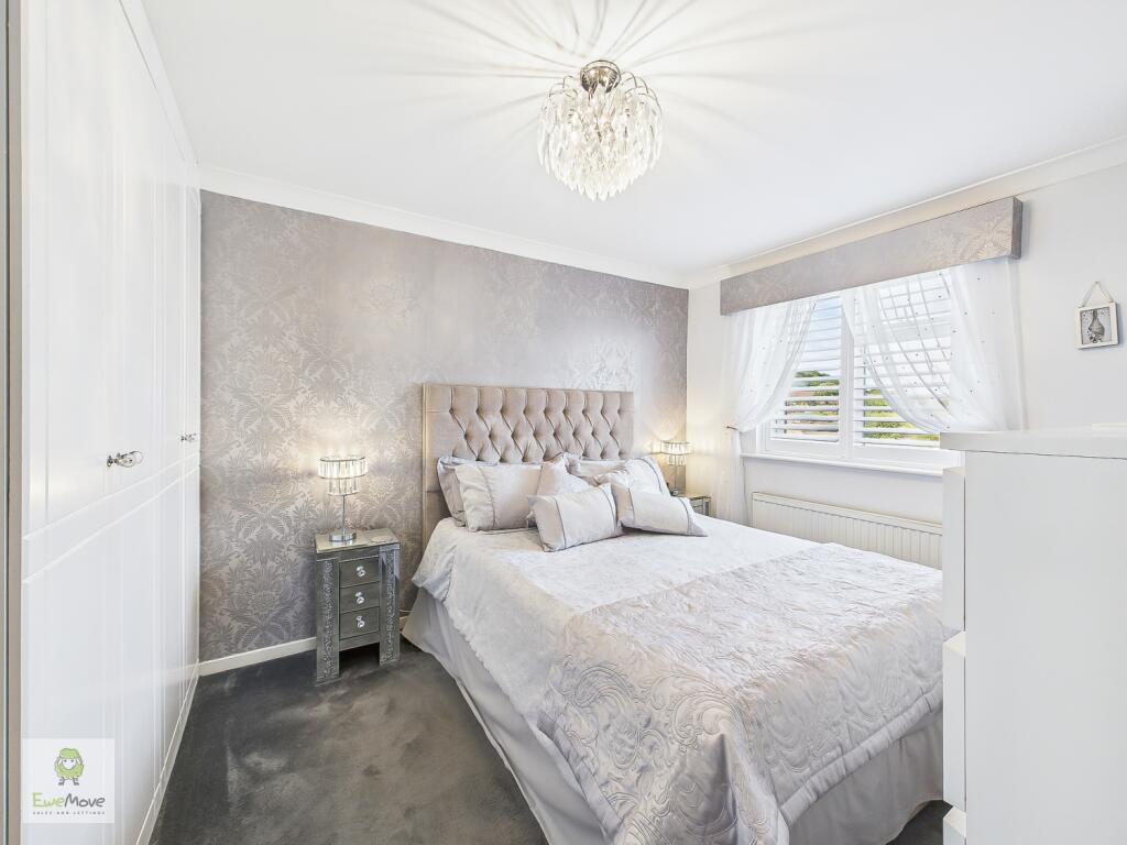 CAM02308G0-PR0189-STILL038-2