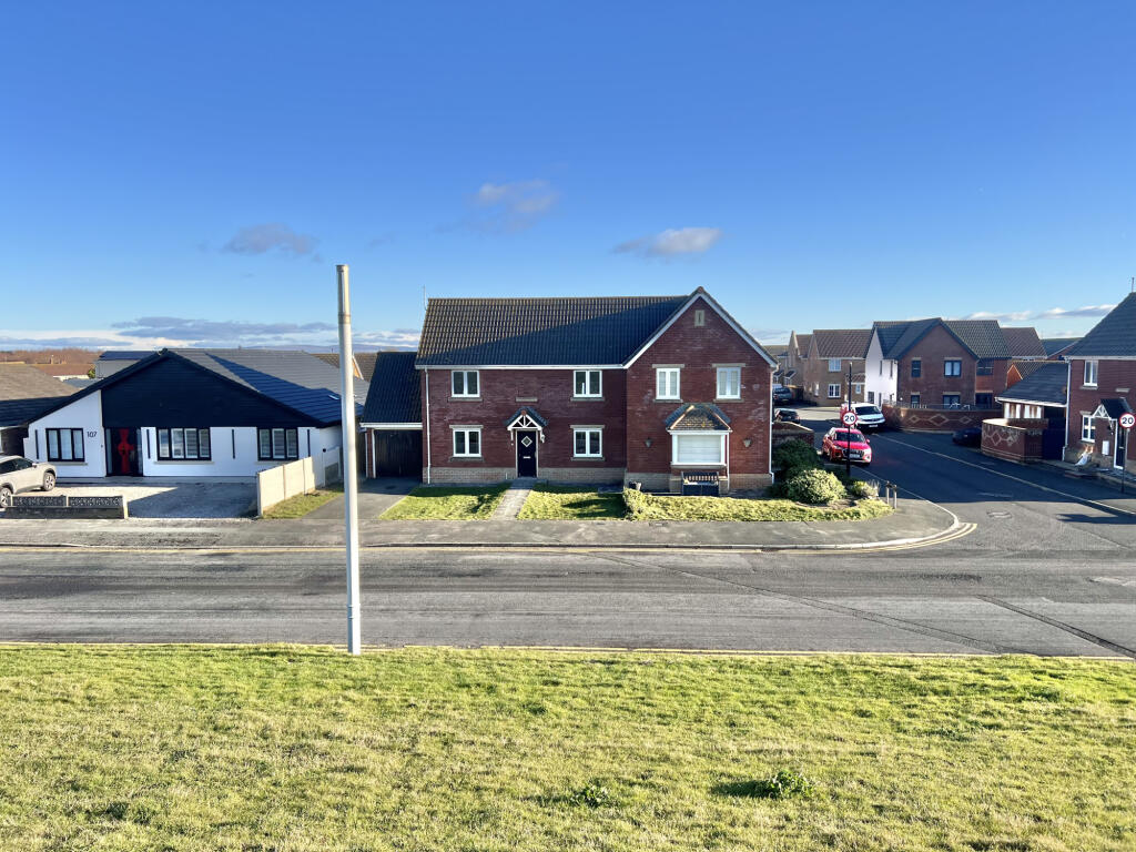 Fairway,  Fleetwood, FY7