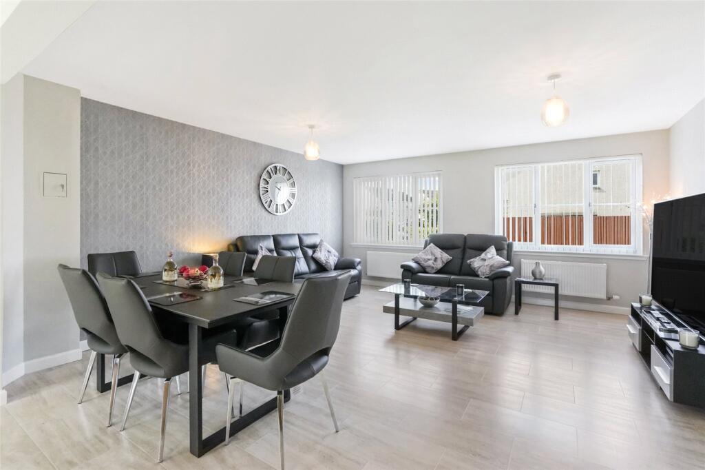 Dining/ Living Room