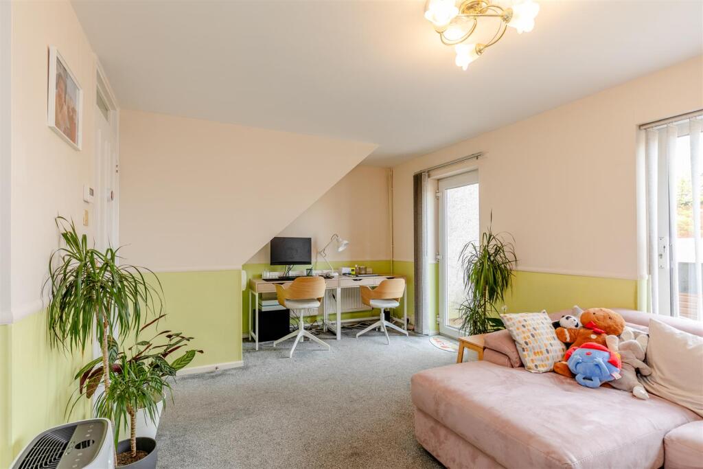 Grasmere Close, Westbury on Trym Living Room 5.jpg
