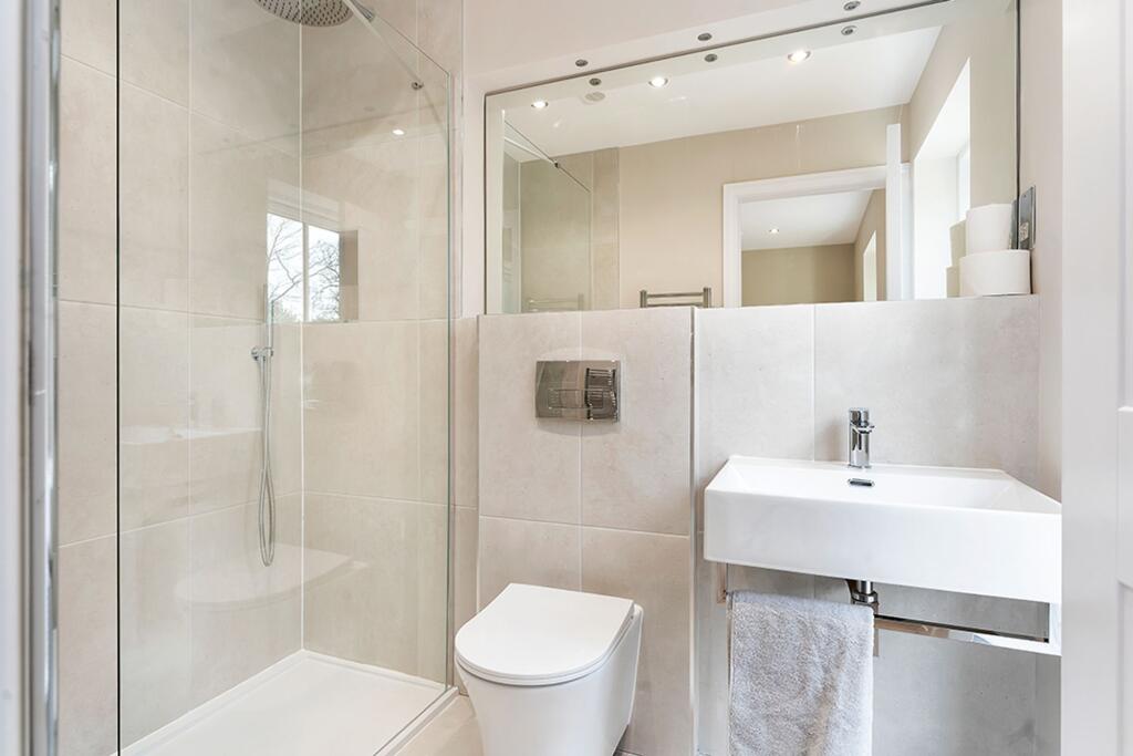 Bedroom 2 En-Suite