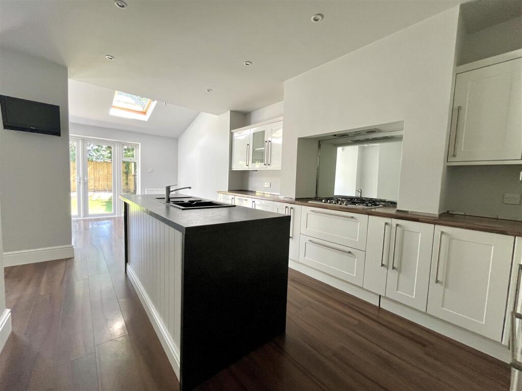 Live In Dining Kitchen