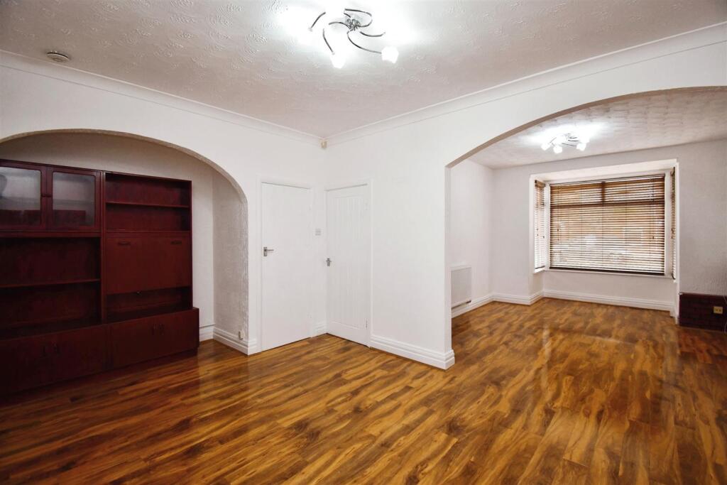 Lounge / Dining area