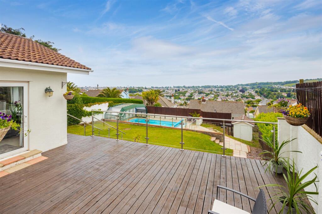 A05 - Pine Lodge Copythorne Road Brixham - 250609.