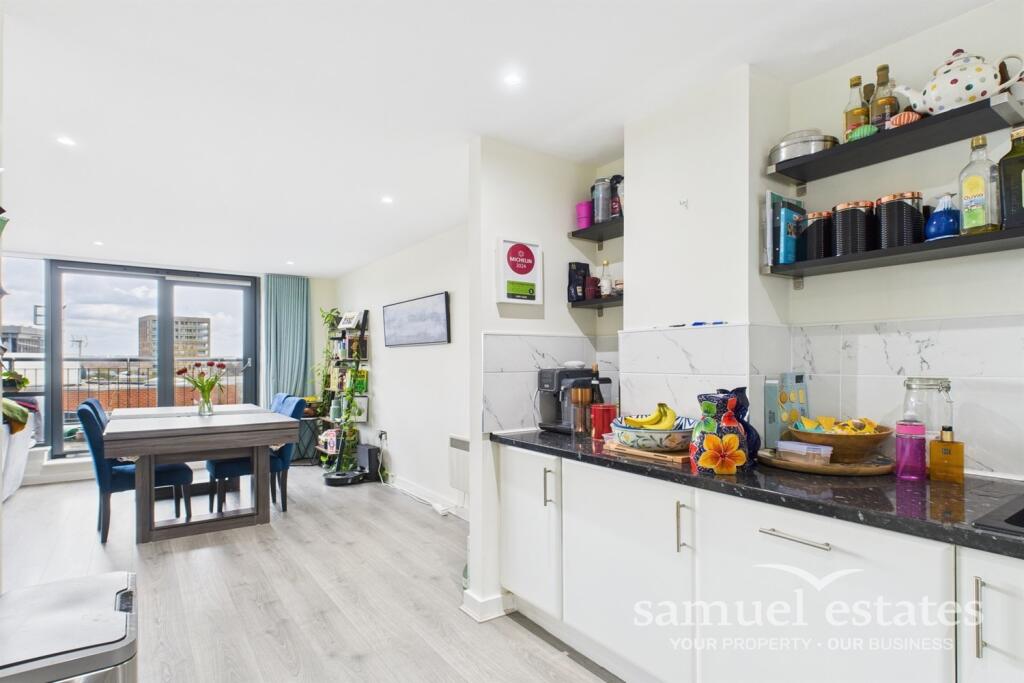 Kitchen/Living area