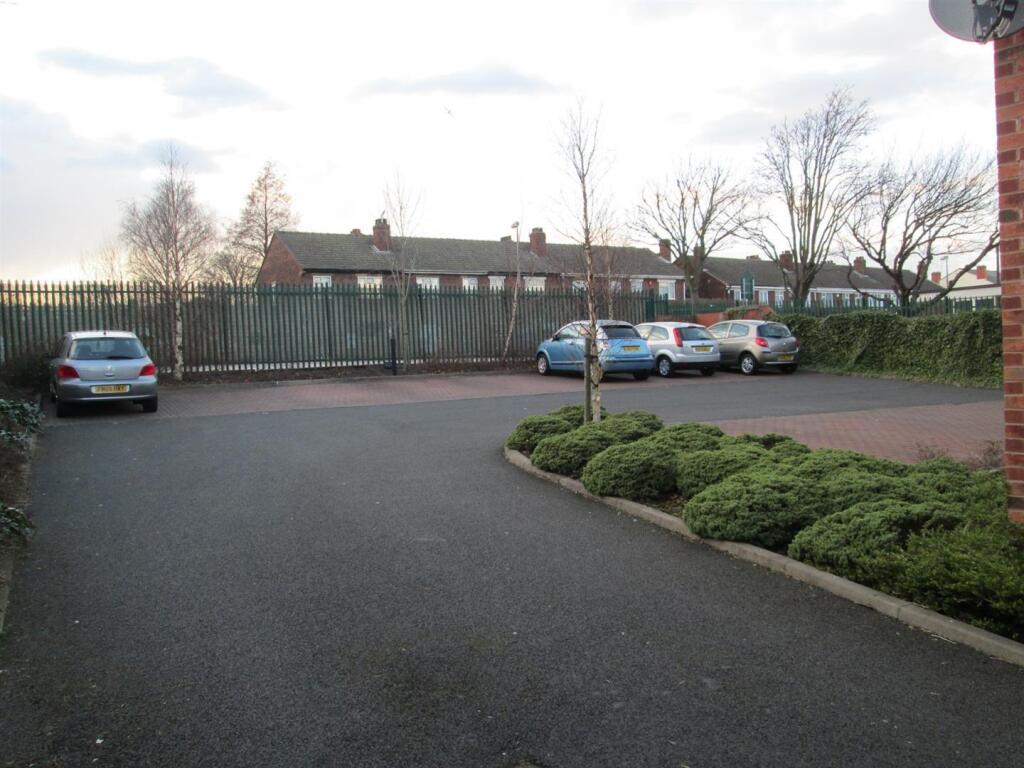 40 flash road car park.jpg