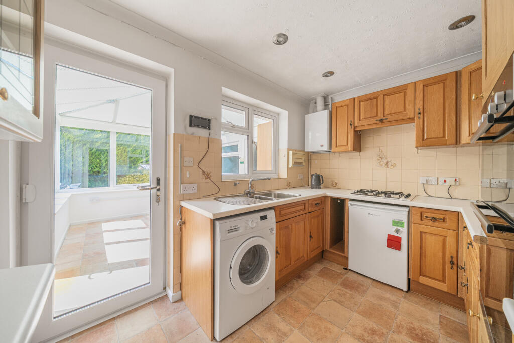 1305051-16-684c3c...