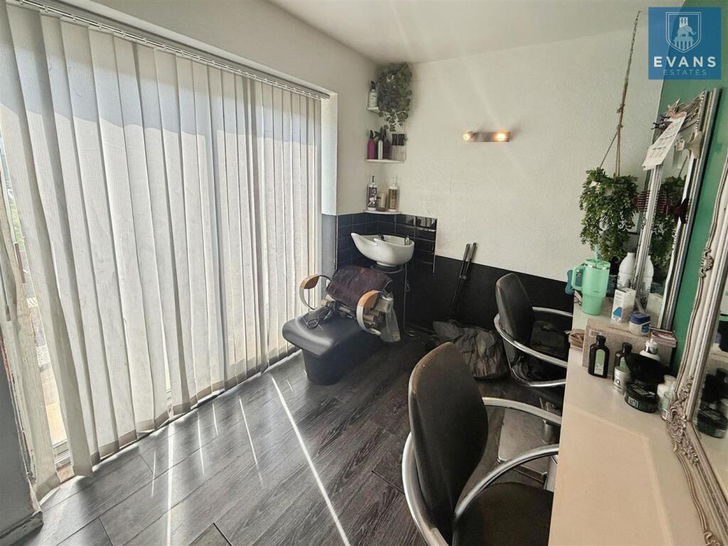 Salon