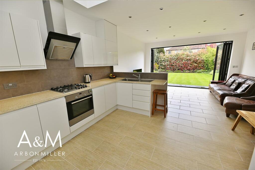 Open Plan Kitchen/Lounge