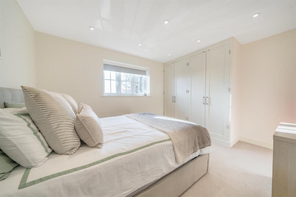 Honeysuckle Bed 3.jpg