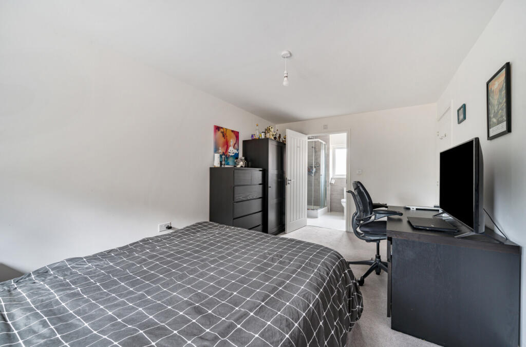 1324895-8-687667b...