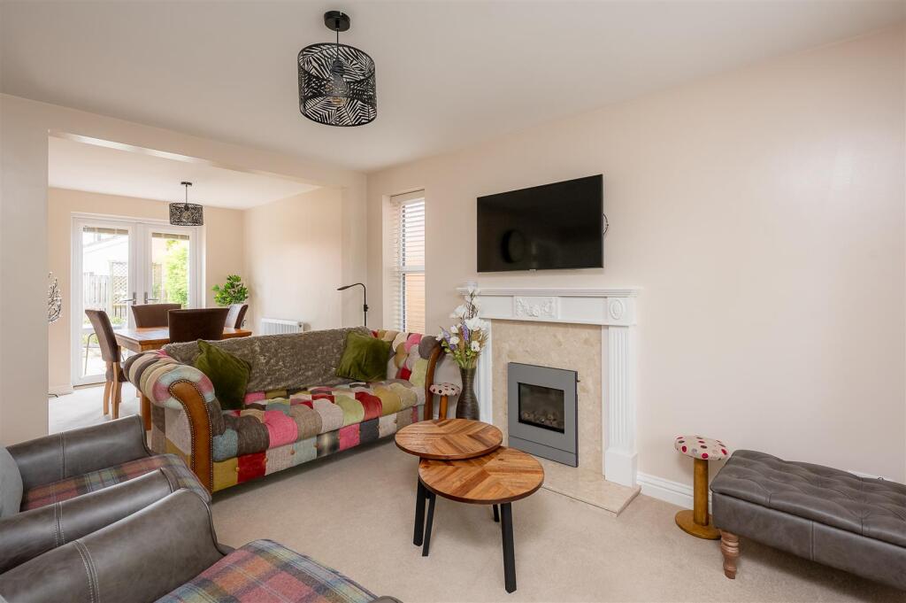 15 Whiterose drive-17.jpg