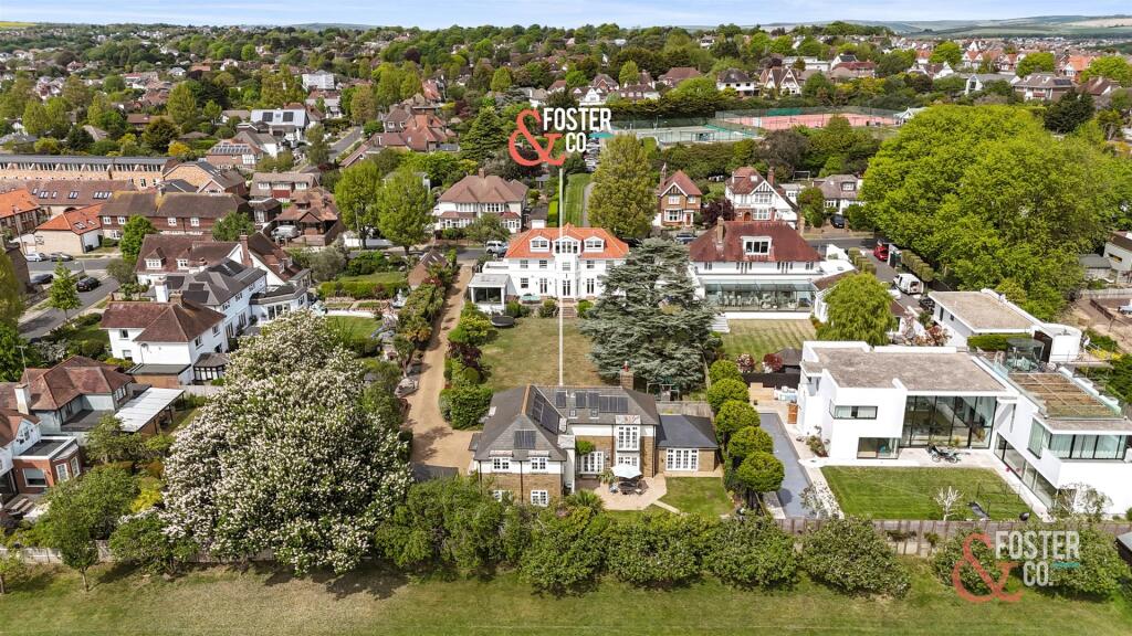 The Droveway, 22A-030logo.jpg