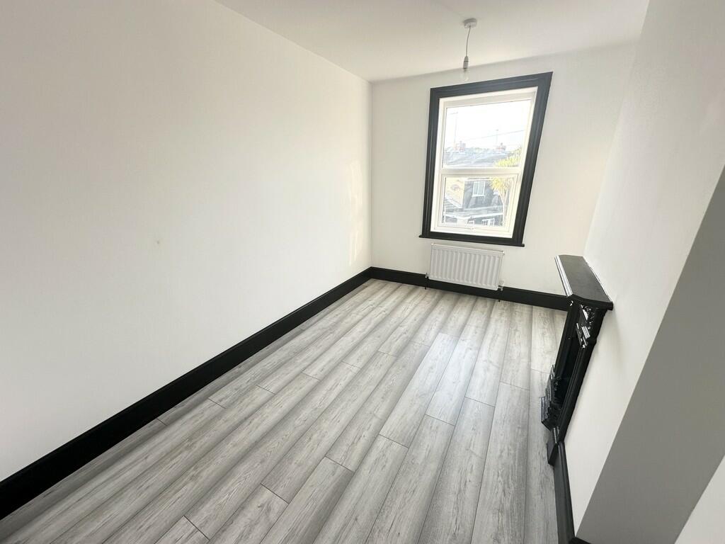 F0BB11ED-0872-40E...