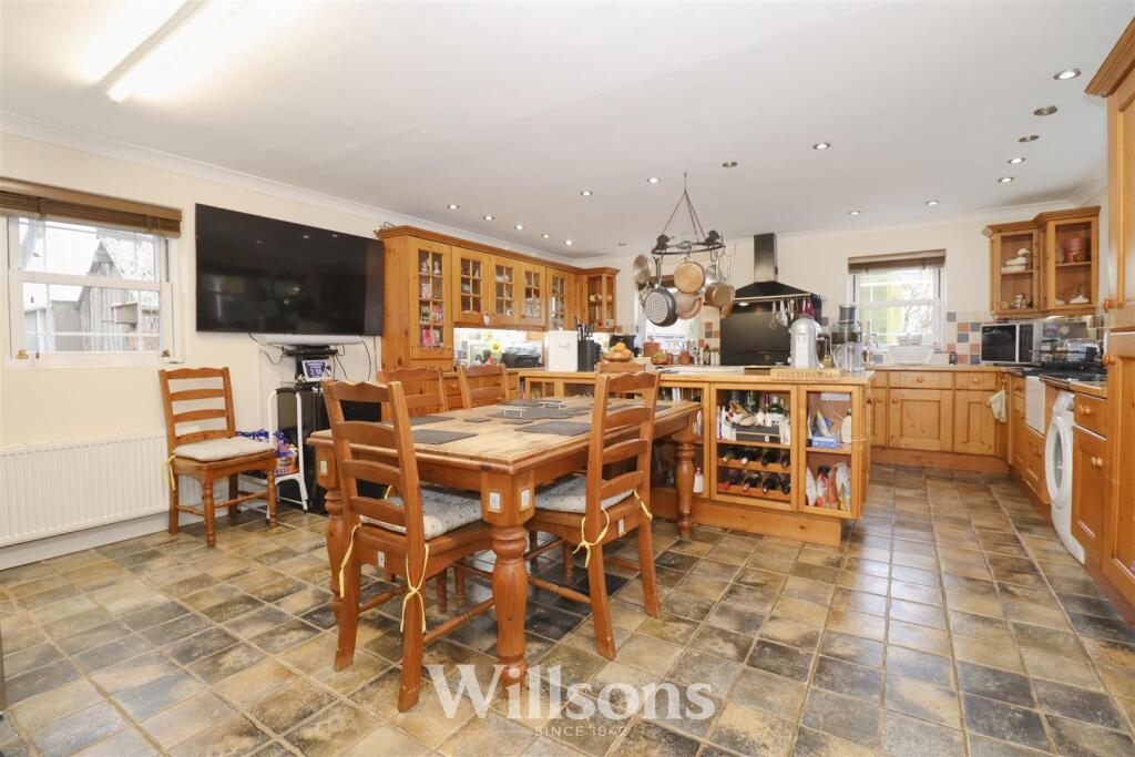 Dining Kitchen