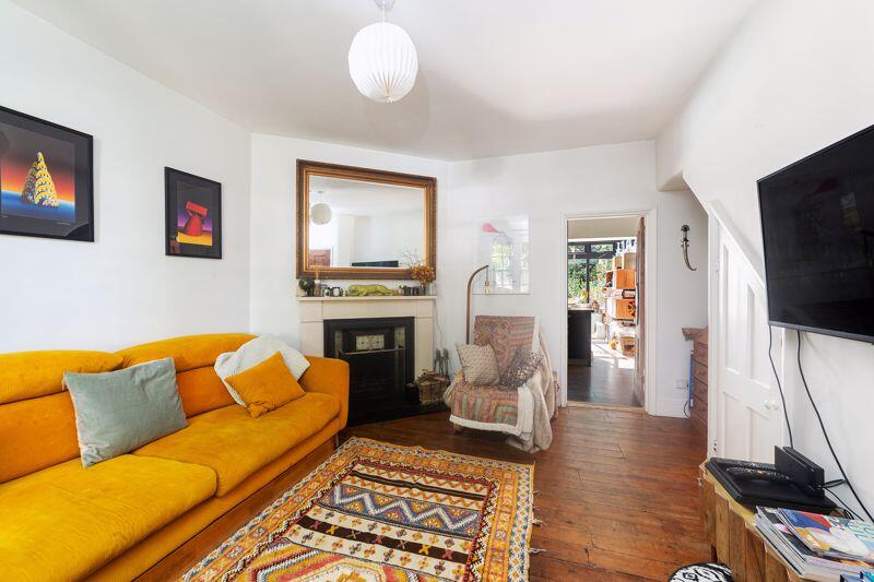 rec though to kitchen