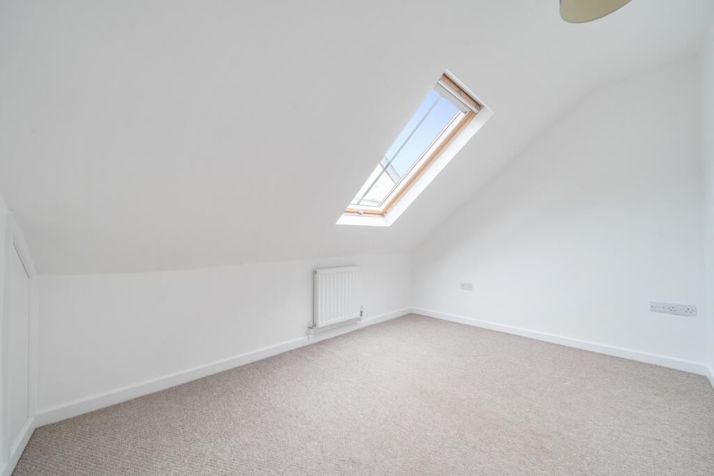 1329314-10-687e26f2a5bde