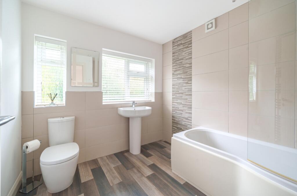 EweMove Wetherby Bathroom
