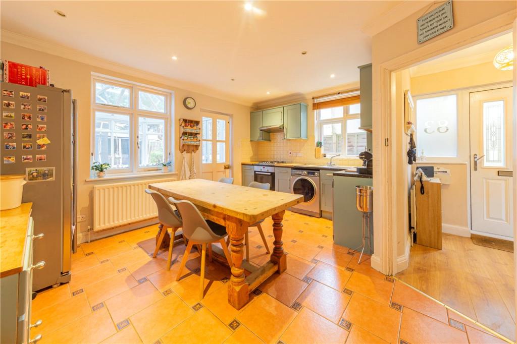 Kitchen/Dining