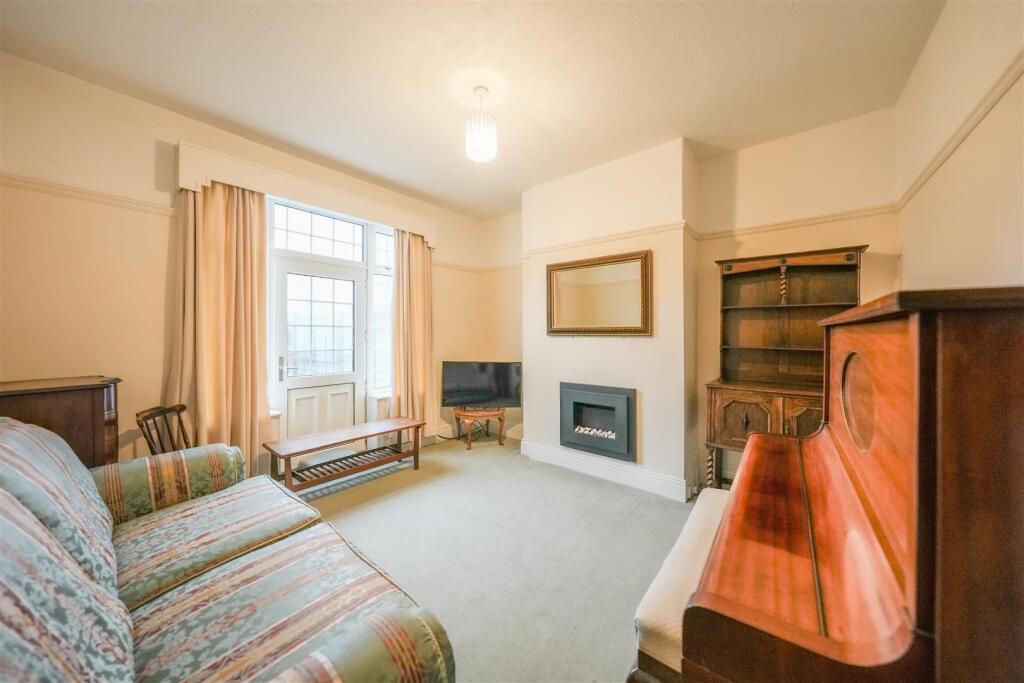 DINING ROOM/FAMILY ROOM