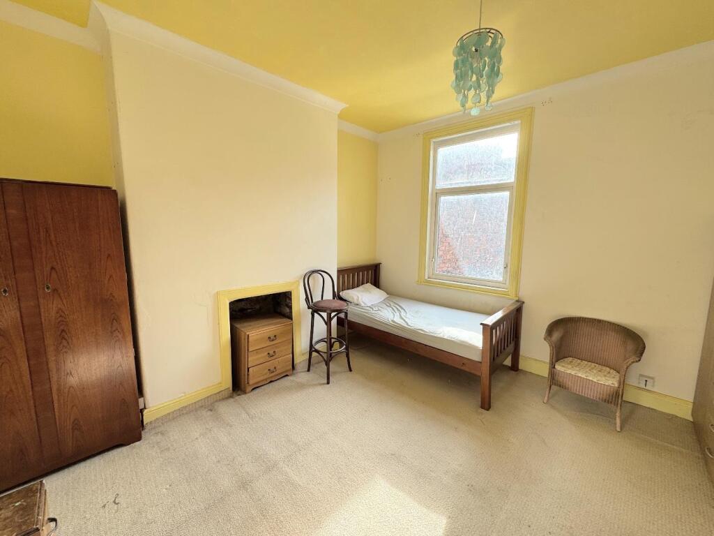 BEDROOM (REAR)