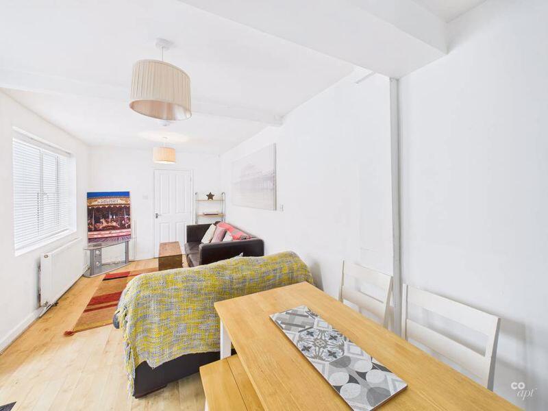 LIIVING ROOM