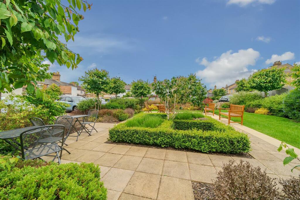 Gardens.jpg