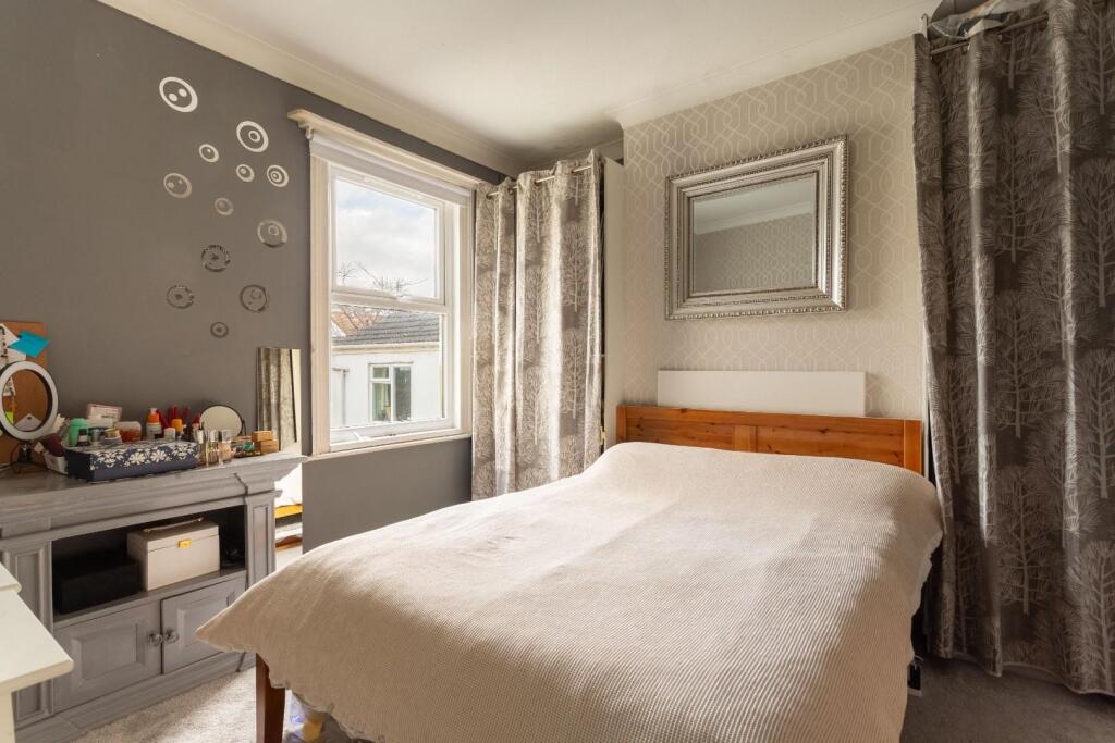 bedroom.jpg