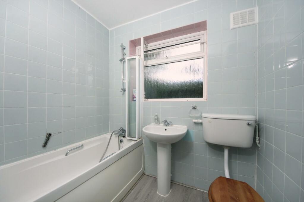 Gv- 1 Glebe Court (12).jpg