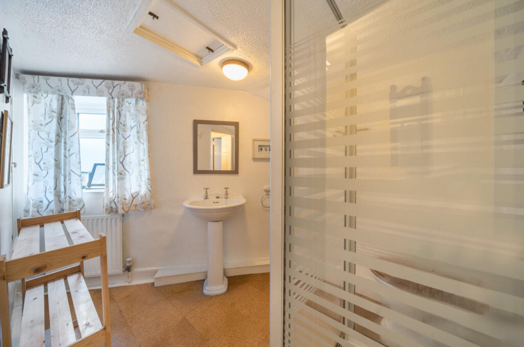 1349538-3-68bed4f...