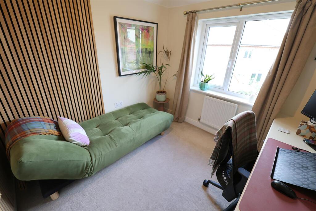 WR Bedroom 3i.JPG