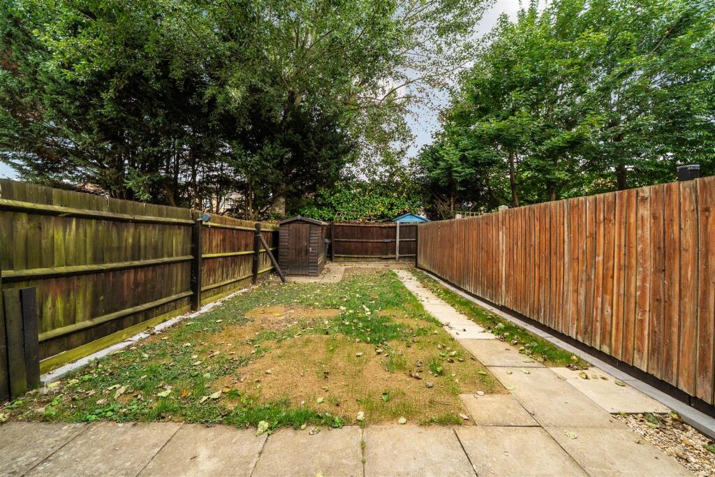 99 Alchester Court, Towcester (18).jpg