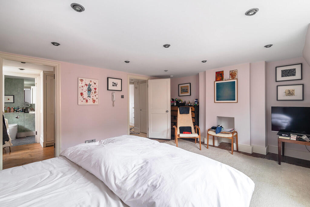 Earlham_Street_07