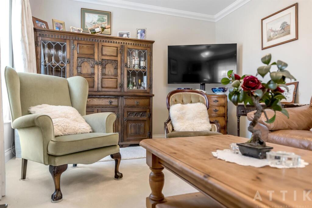 8 Blyth Mews, Halesworth, IP19 8FB (46).jpg