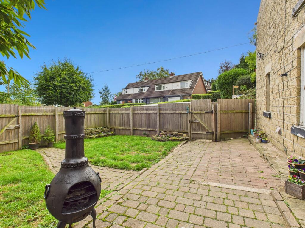 CAM03729G0-PR0137-STILL006