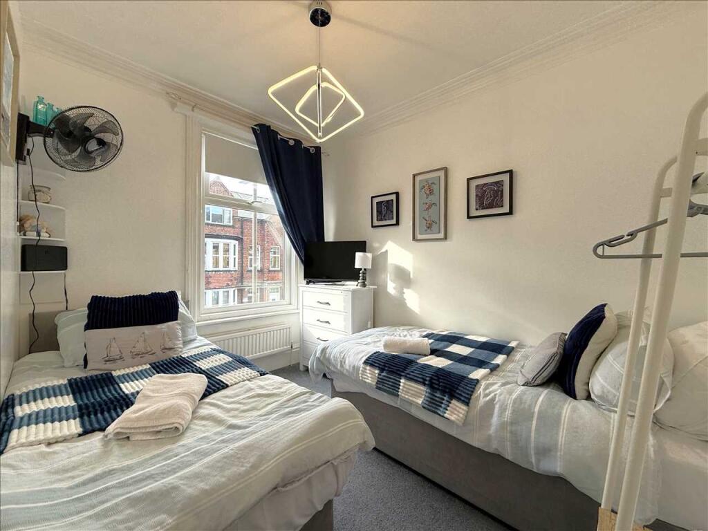 Bedroom (front)