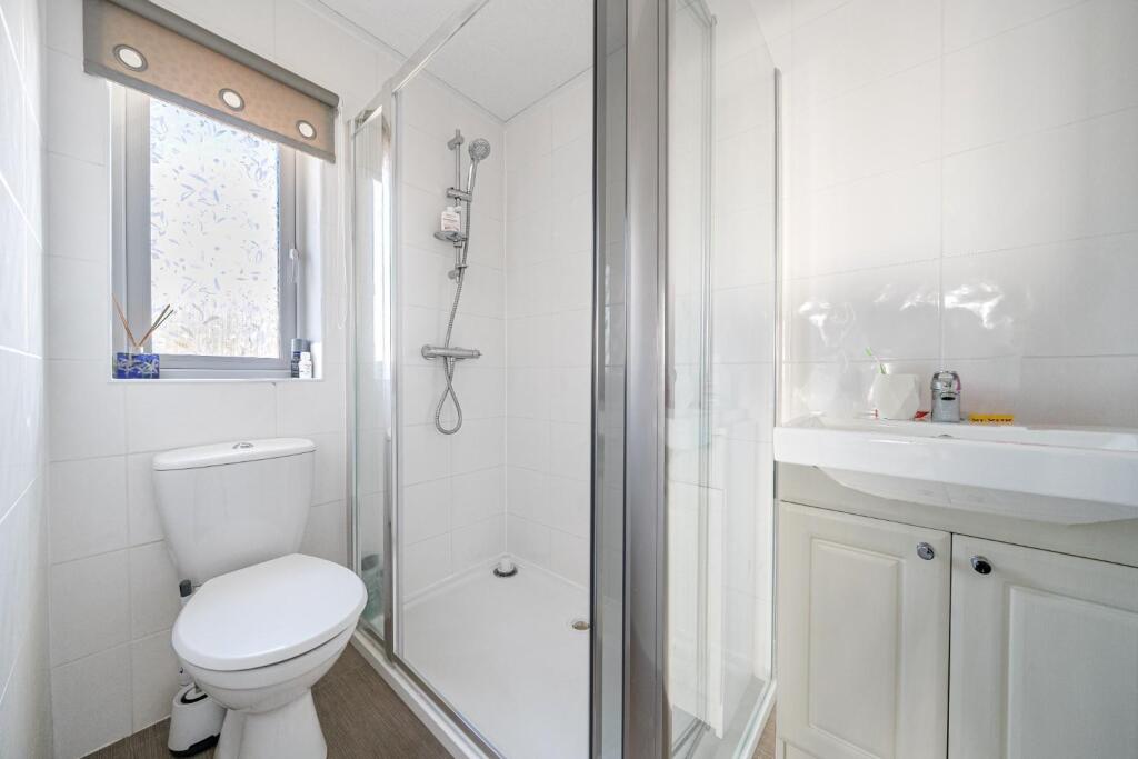 Ensuite Shower Room.jpg