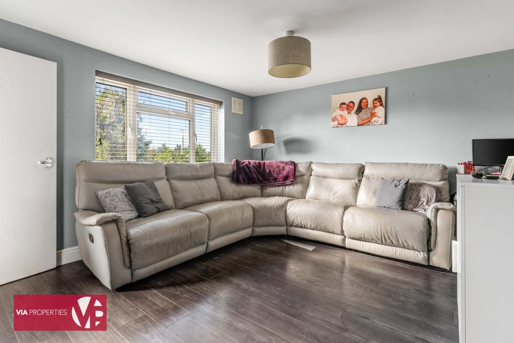96 Winterscroft Road Hoddesdon EN11 8RJ