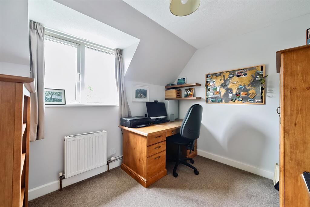 Bedroom/Office