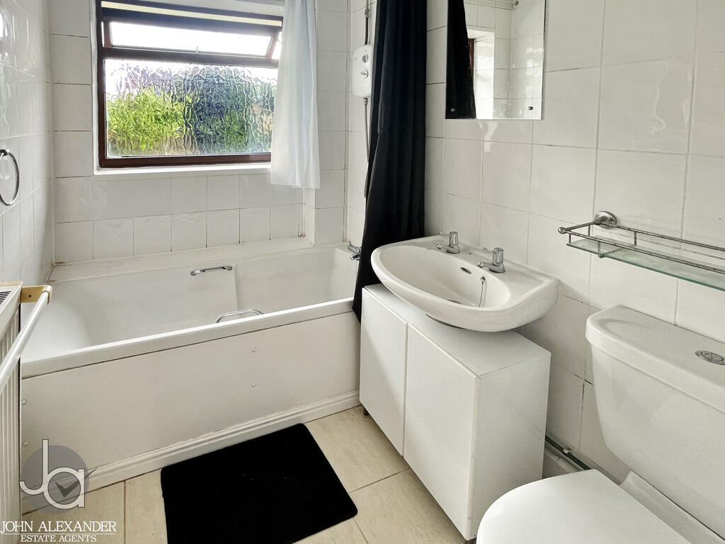 20250423_15561804...